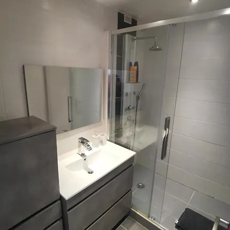 - Centre-ville, Terrasse, Au Calme - Agreable, Confort - 4pers Apartamento *